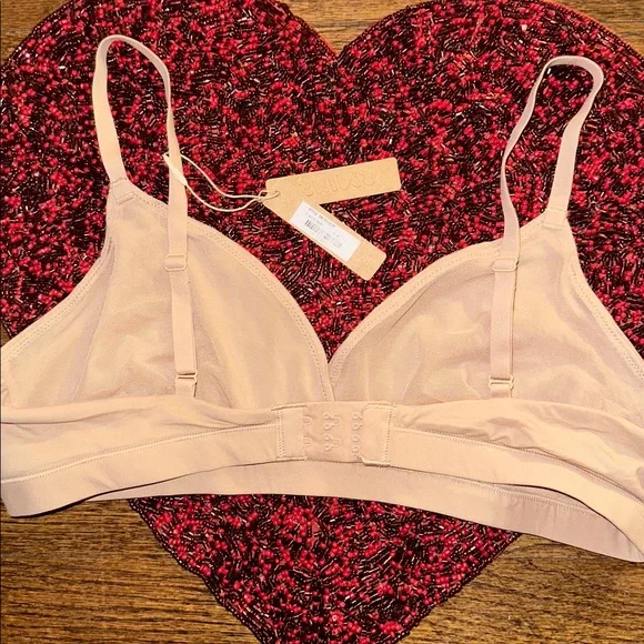 Skims Triangle Bra in Clay - NWT Large - Picture 3 of 3